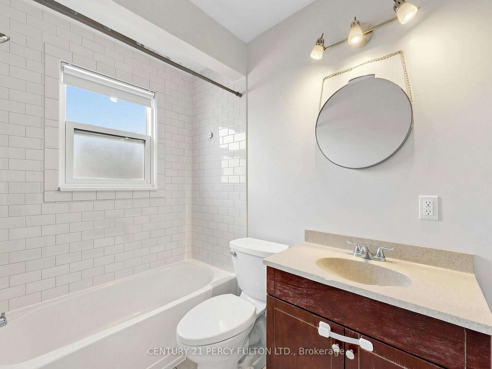 25 Kenwood Cres, Hamilton — 26