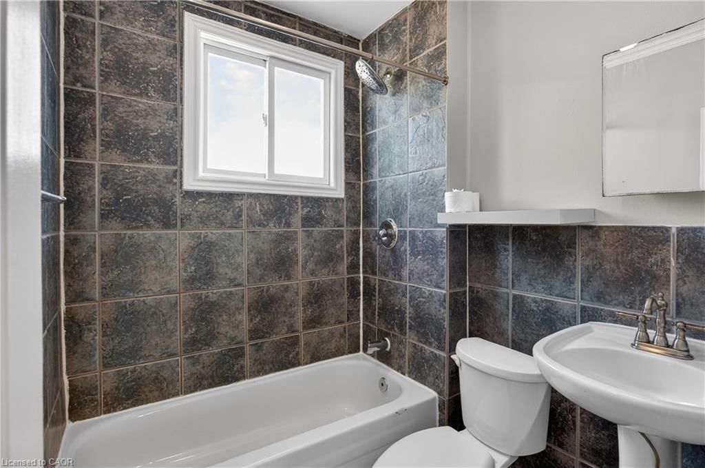 207 Rosslyn Avenue, Hamilton — 21