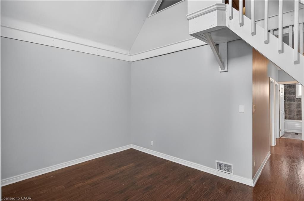 207 Rosslyn Avenue, Hamilton — 26