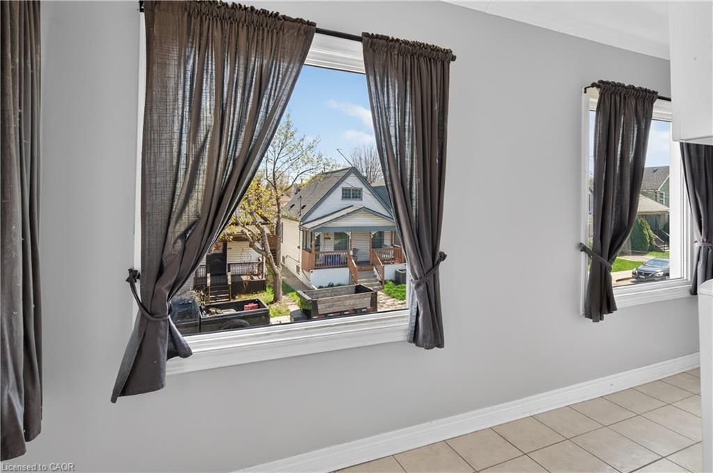 207 Rosslyn Avenue, Hamilton — 27