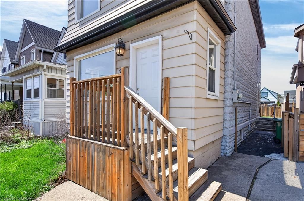 207 Rosslyn Avenue, Hamilton — 3