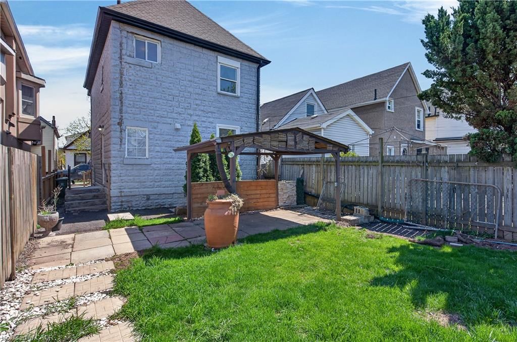 207 Rosslyn Avenue, Hamilton — 34