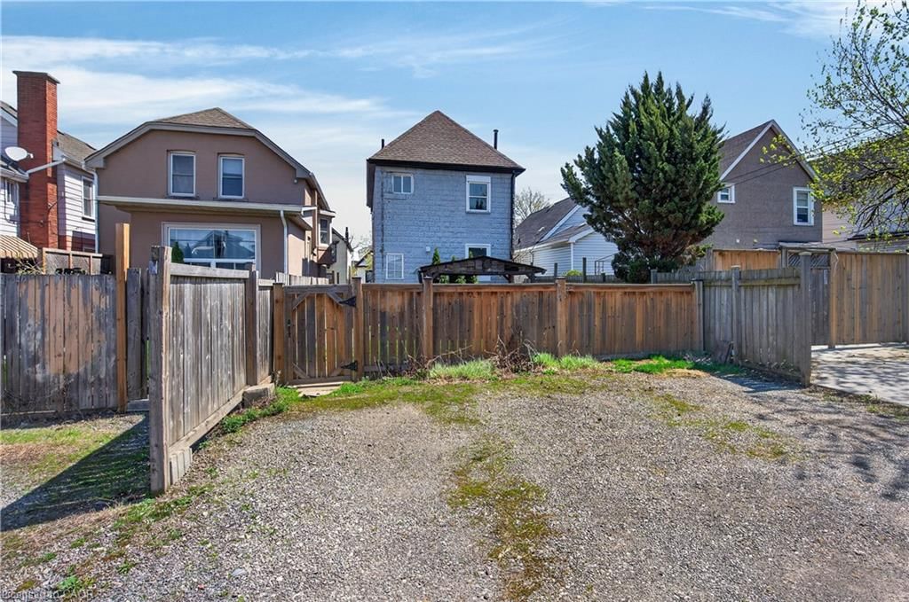 207 Rosslyn Avenue, Hamilton — 37