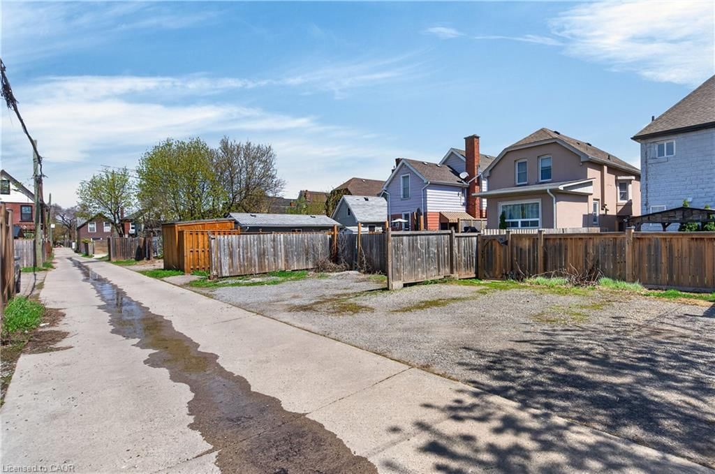 207 Rosslyn Avenue, Hamilton — 38