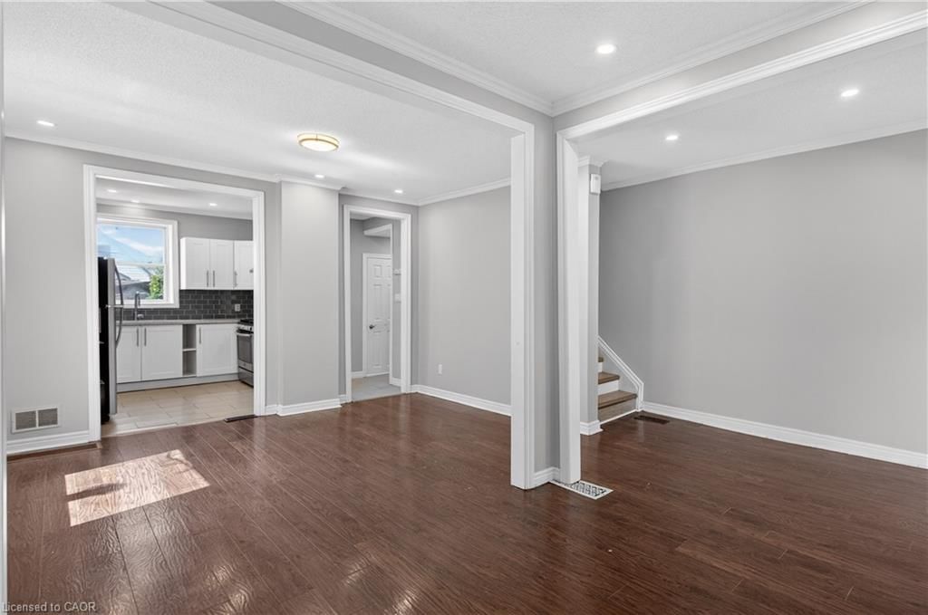 207 Rosslyn Avenue, Hamilton — 5