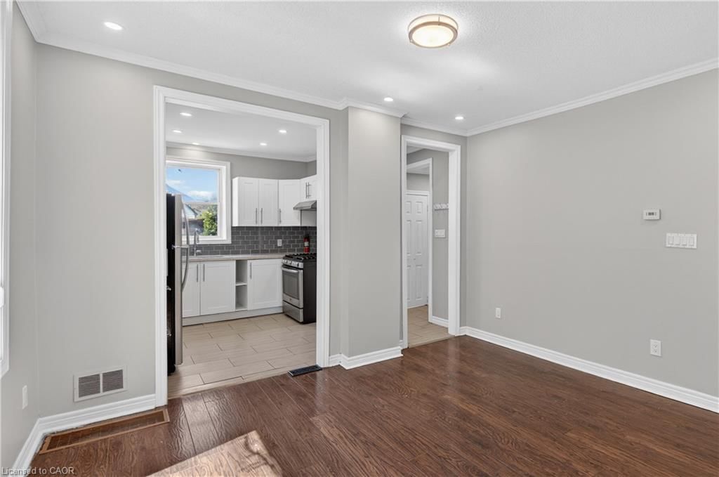 207 Rosslyn Avenue, Hamilton — 8