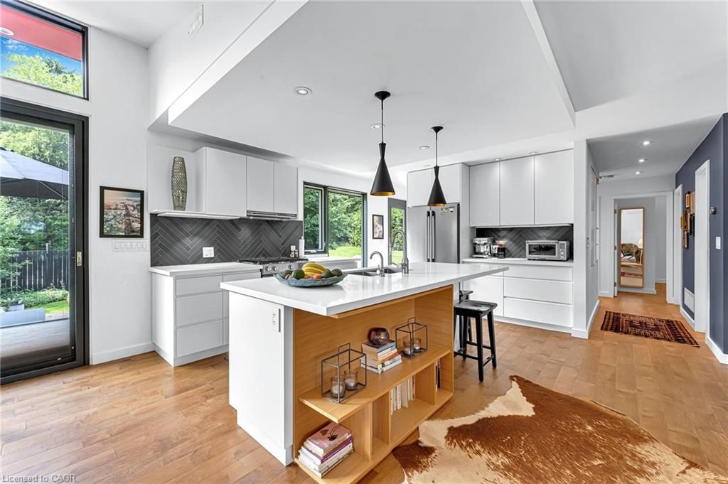 368 Philip Place, Ancaster — 12