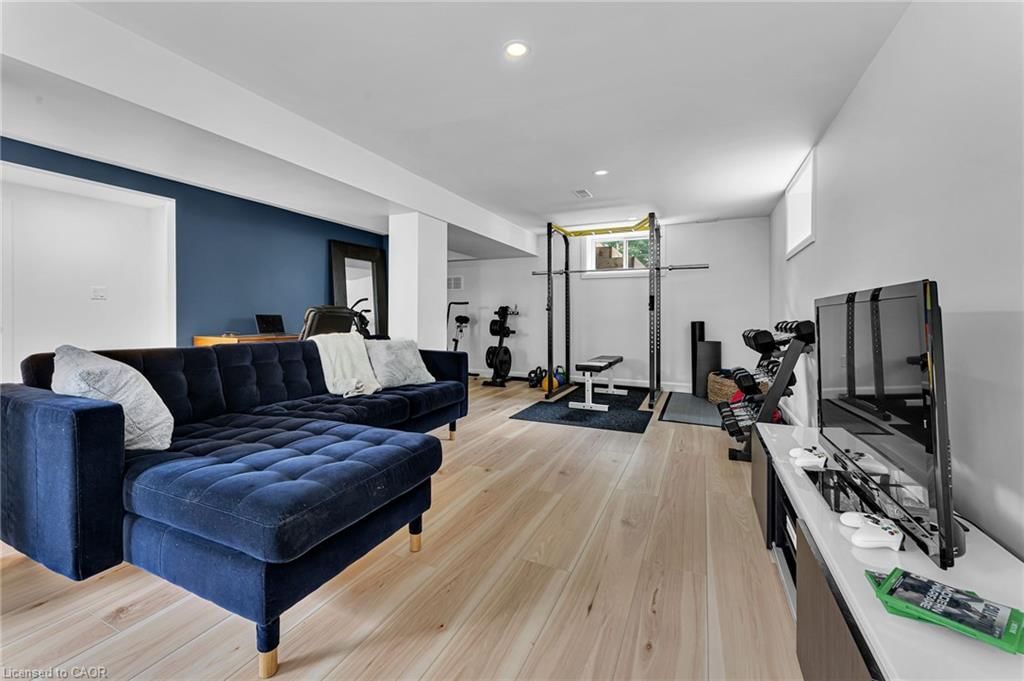 368 Philip Place, Ancaster — 31