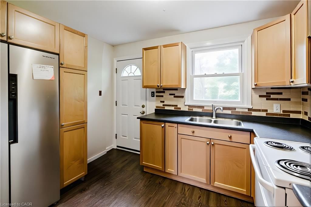 55 West 5th Street, Hamilton — 11