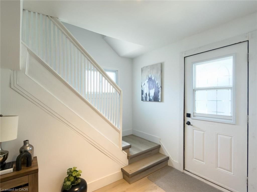 32 Lorne Street, St. Catharines — 11