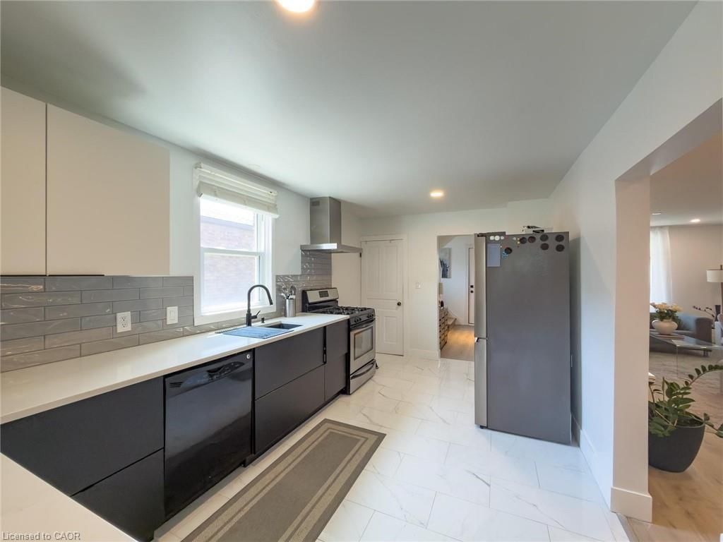 32 Lorne Street, St. Catharines — 18