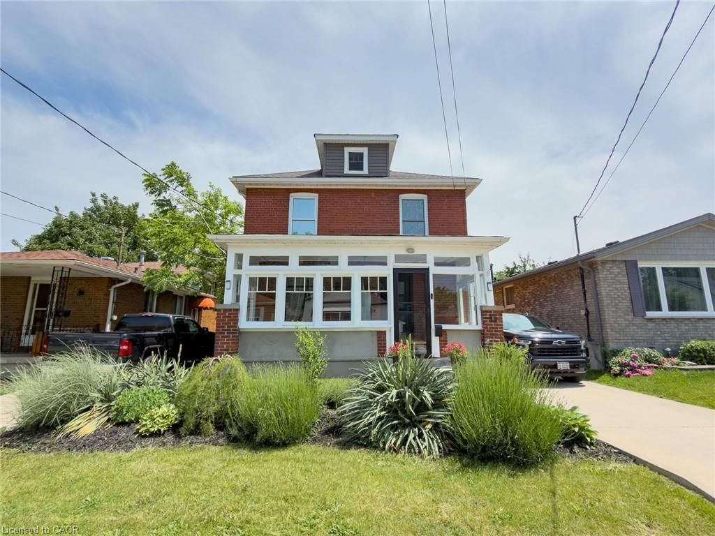 32 Lorne Street, St. Catharines — 2