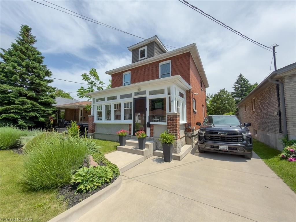 32 Lorne Street, St. Catharines — 3
