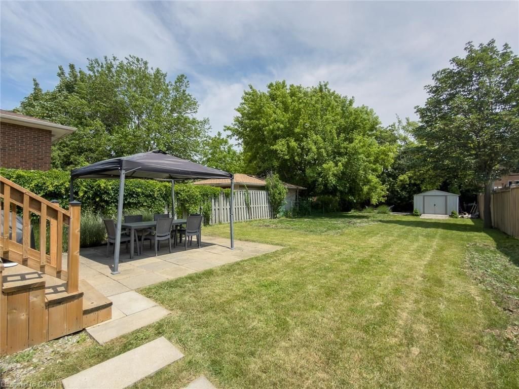 32 Lorne Street, St. Catharines — 4