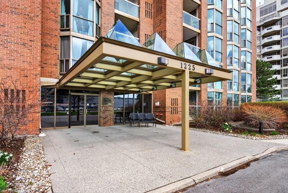 710-1225 North Shore Boulevard, Burlington — 2