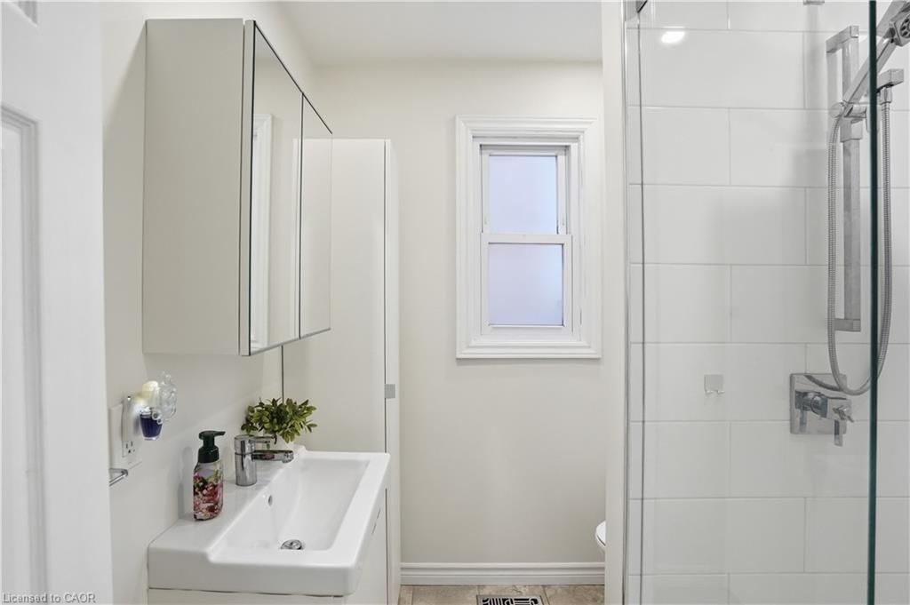 29 Shadyside Avenue, Hamilton — 13