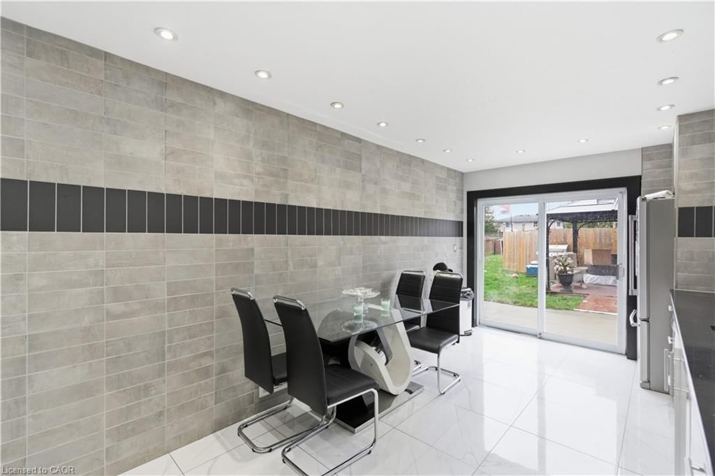 916 Stone Church Road, Hamilton — 12
