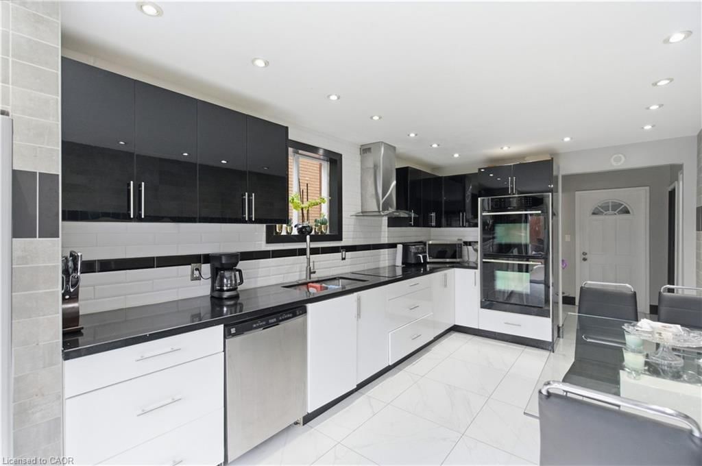 916 Stone Church Road, Hamilton — 13