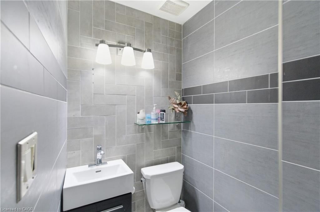 916 Stone Church Road, Hamilton — 15