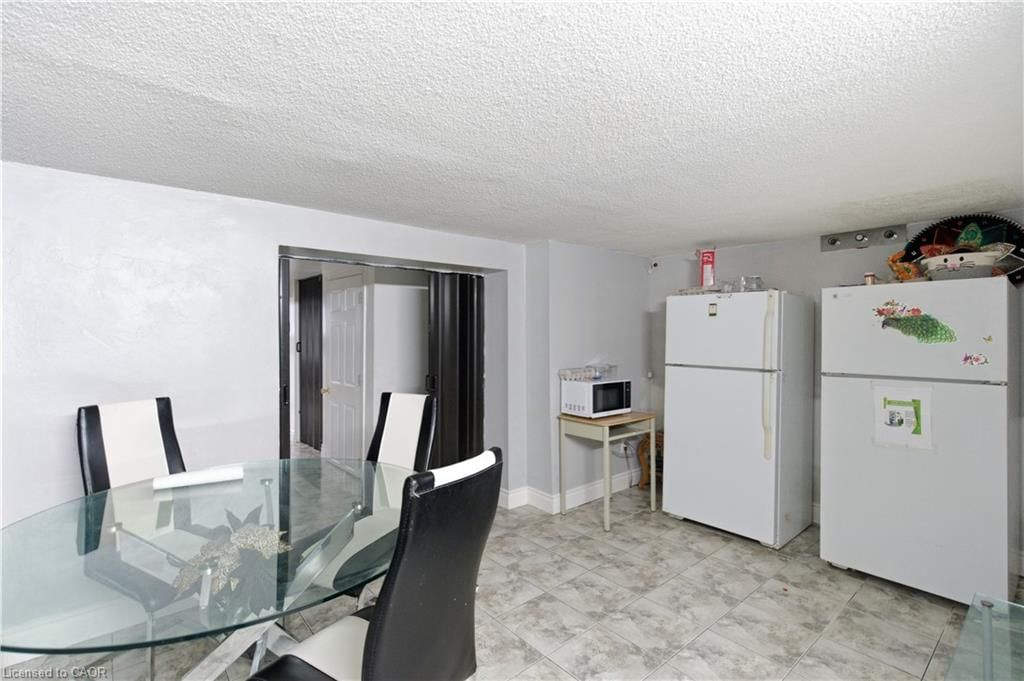 916 Stone Church Road, Hamilton — 25