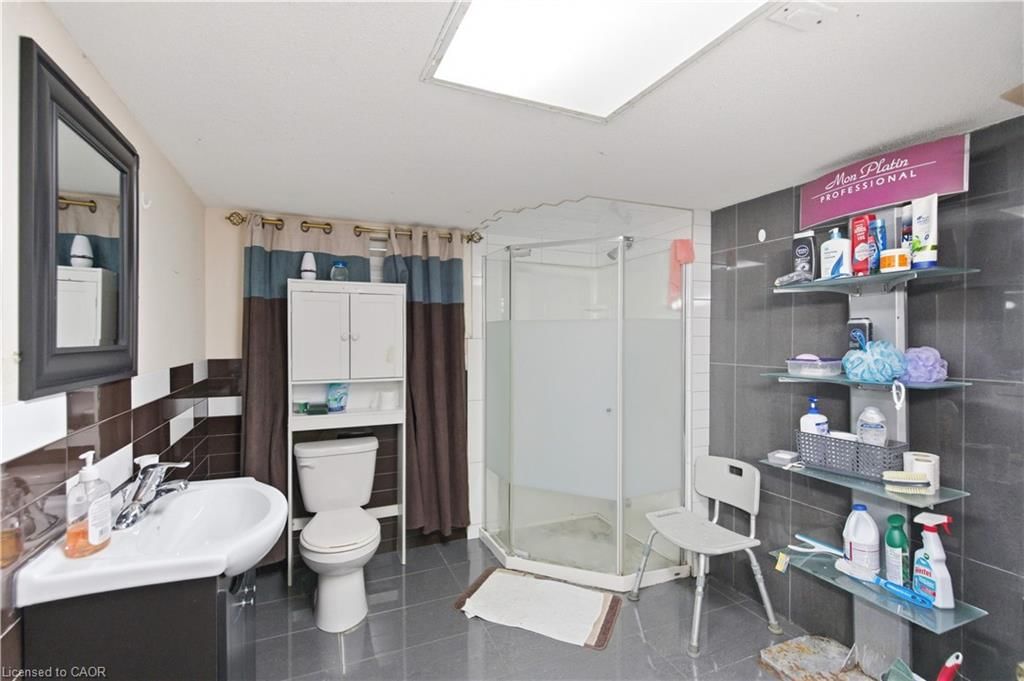 916 Stone Church Road, Hamilton — 26