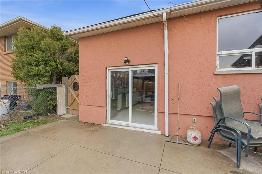 916 Stone Church Road, Hamilton — 27