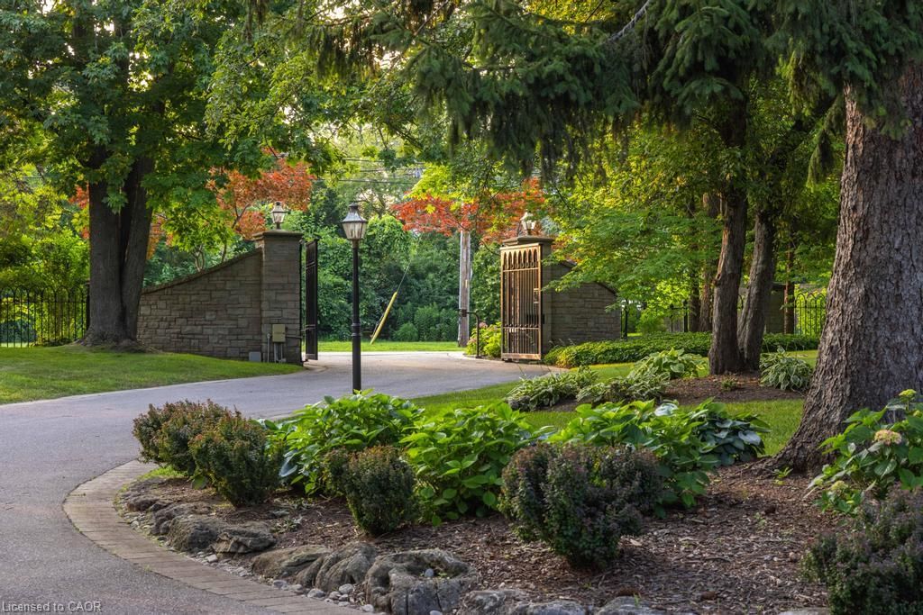 4038 Lakeshore Road, Burlington — 13
