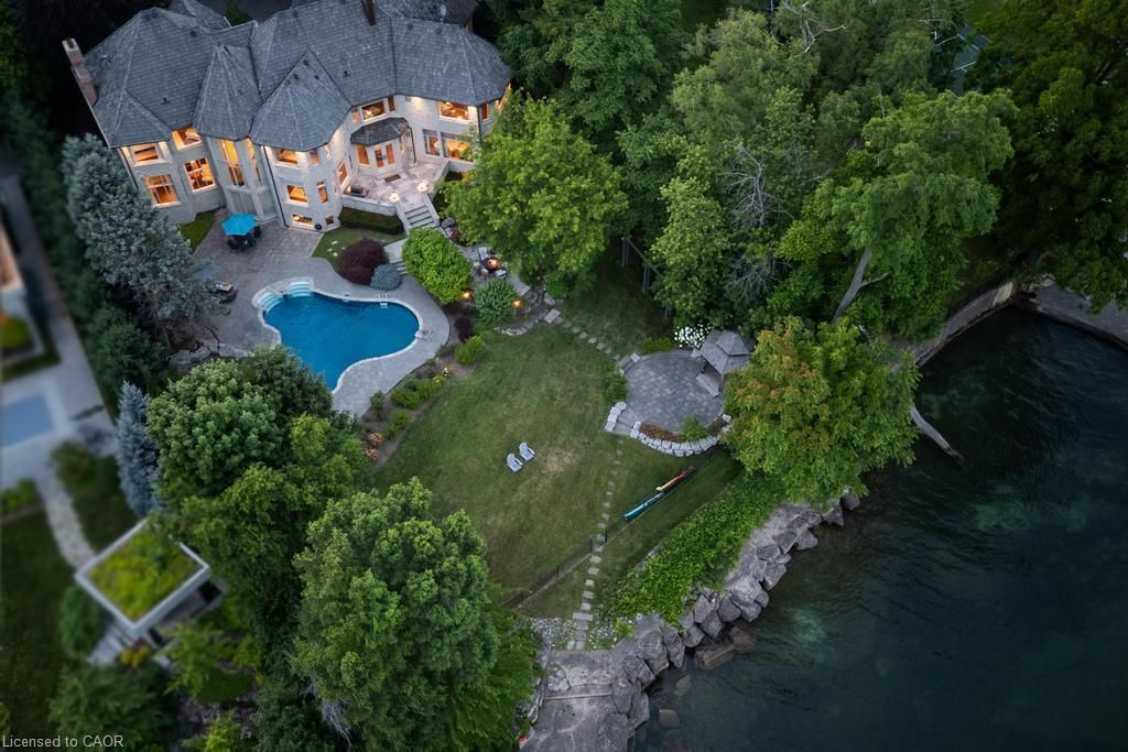 4038 Lakeshore Road, Burlington — 2