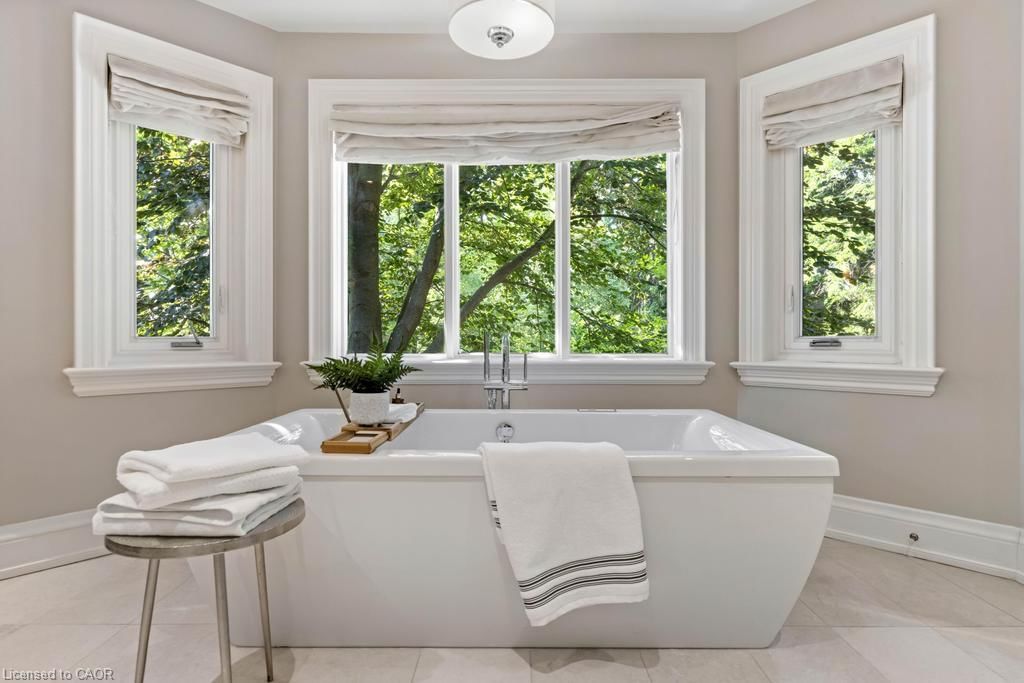 4038 Lakeshore Road, Burlington — 35