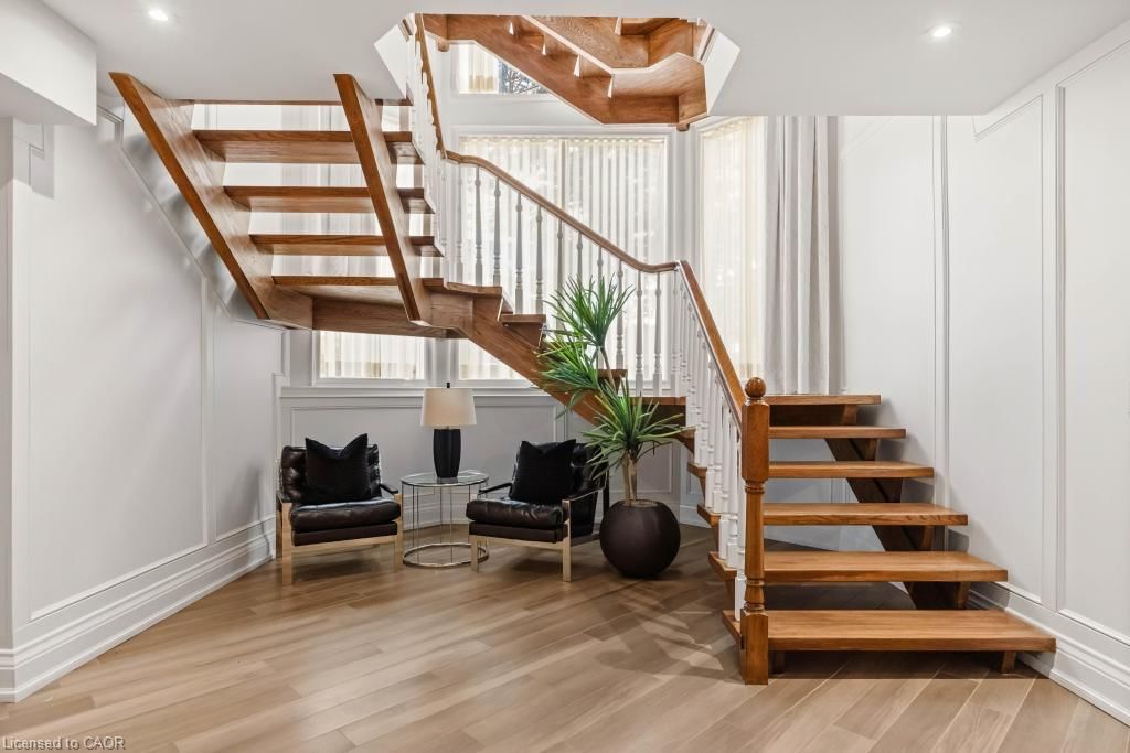 4038 Lakeshore Road, Burlington — 46