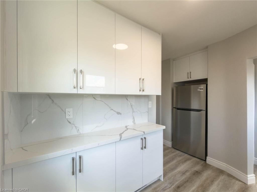 20 Patricia Place, Hamilton — 17