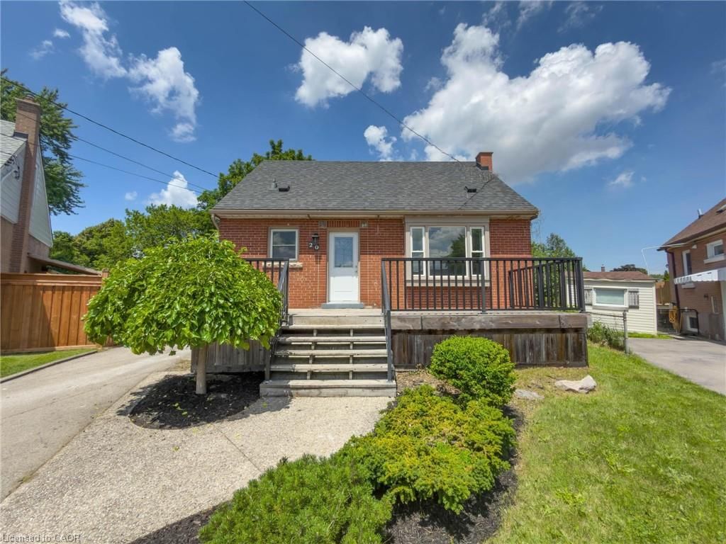 20 Patricia Place, Hamilton — 2
