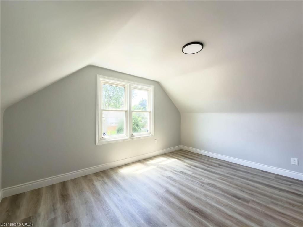 20 Patricia Place, Hamilton — 22