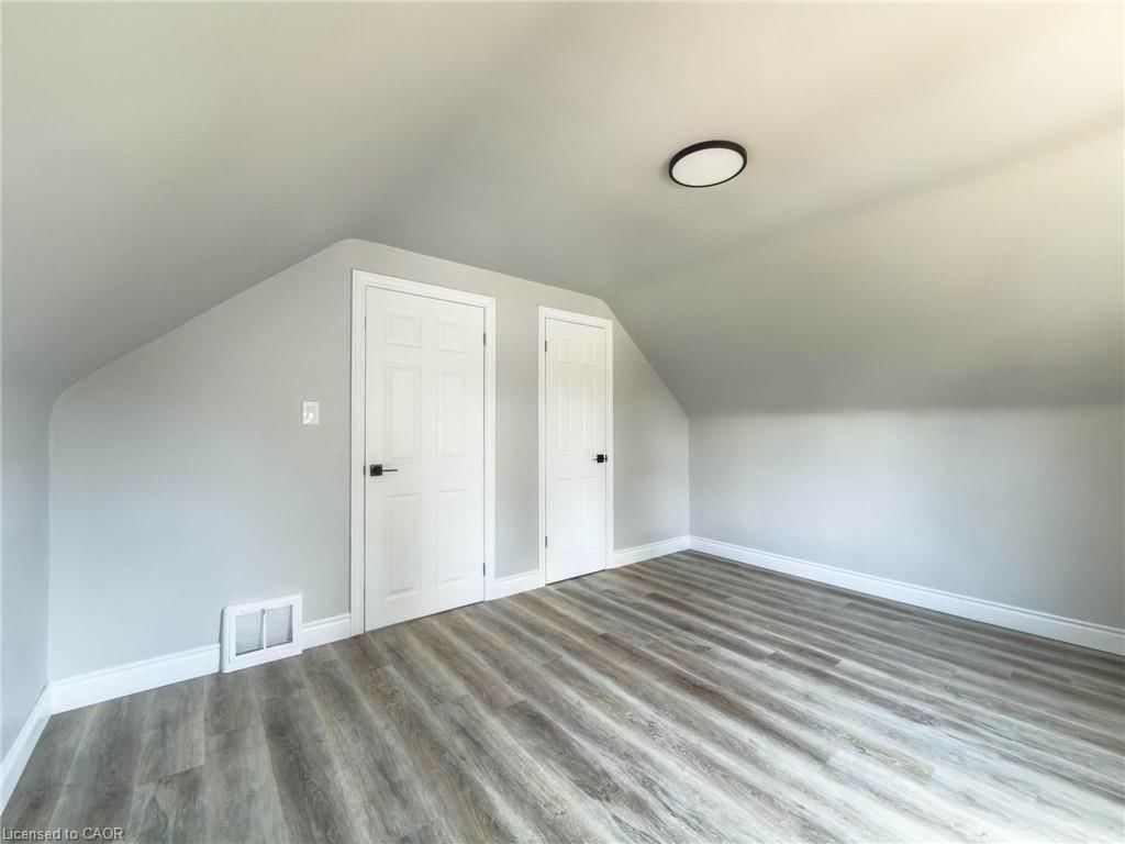 20 Patricia Place, Hamilton — 23