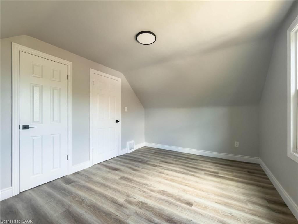20 Patricia Place, Hamilton — 24