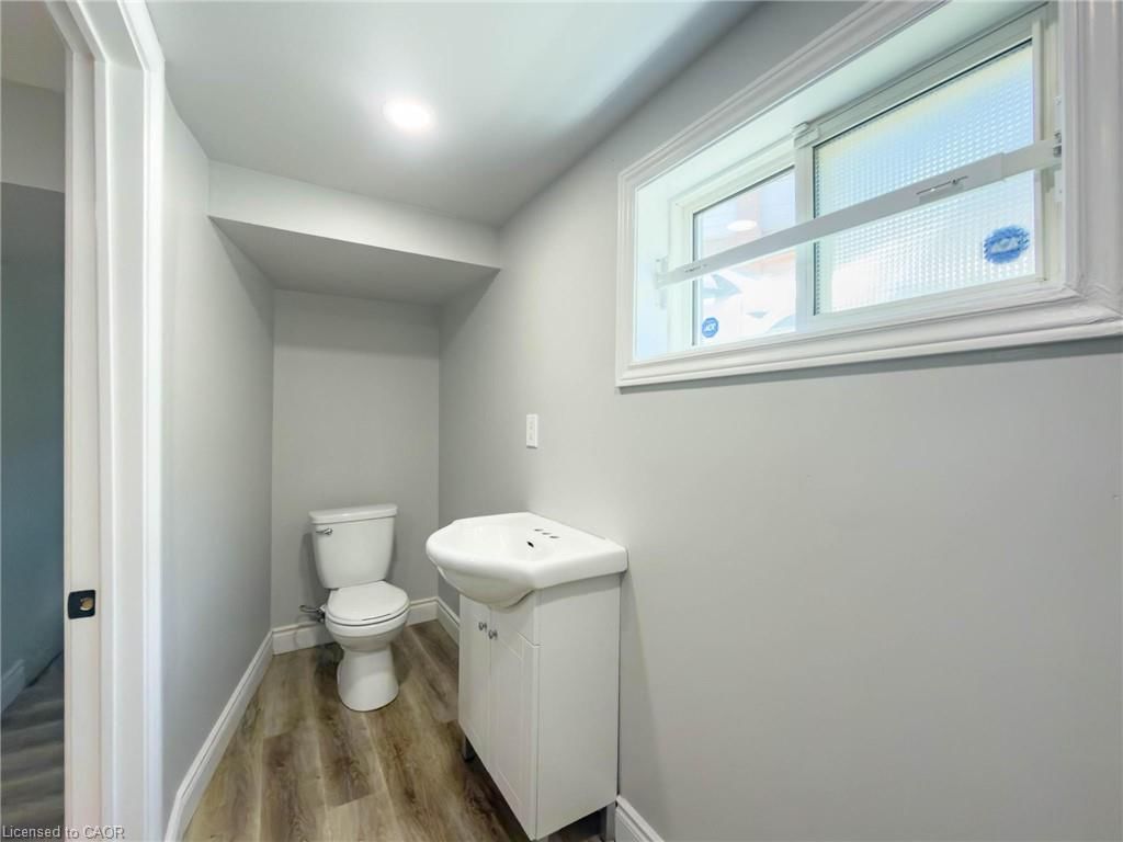 20 Patricia Place, Hamilton — 35