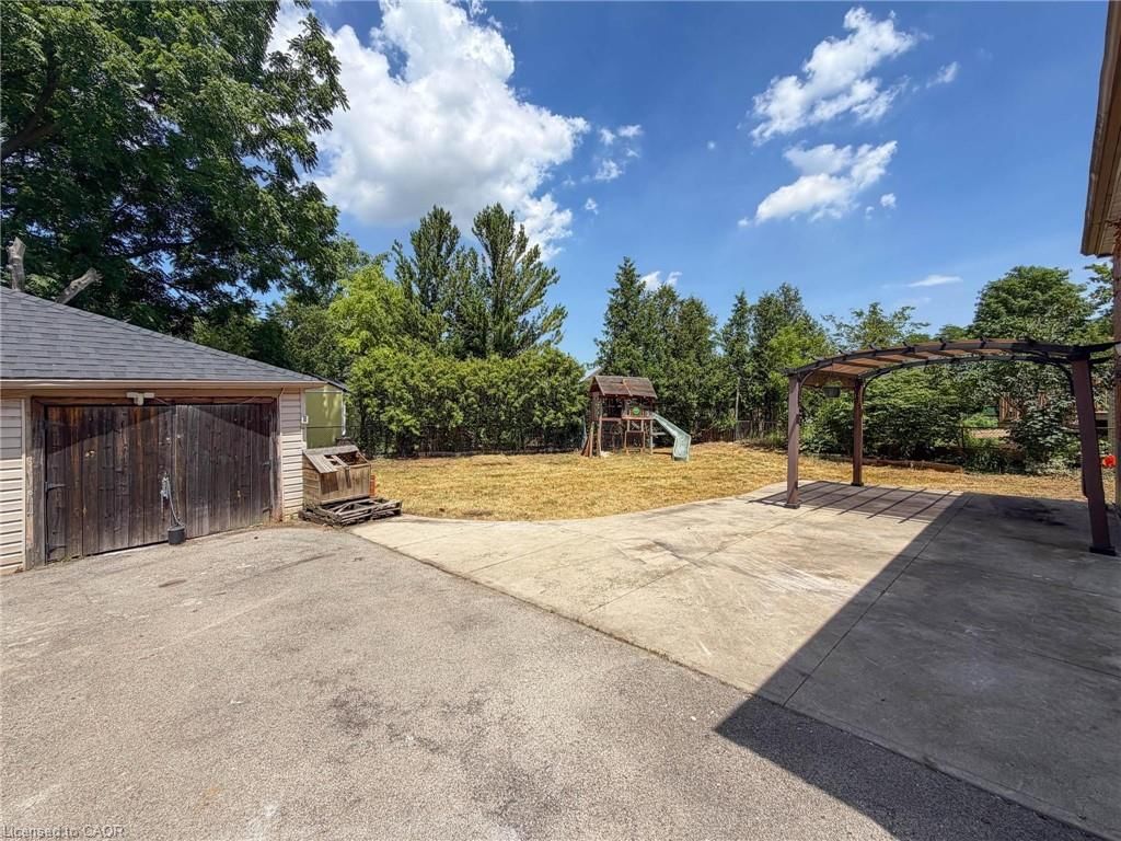 20 Patricia Place, Hamilton — 4