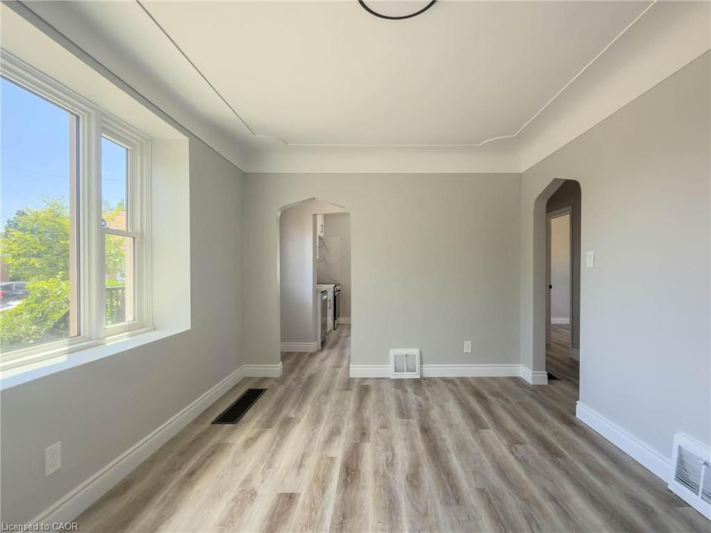 20 Patricia Place, Hamilton — 9
