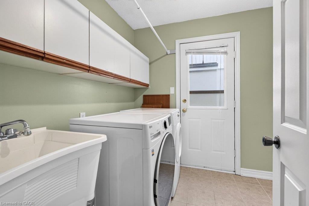 1152 Lockhart Road, Burlington — 21