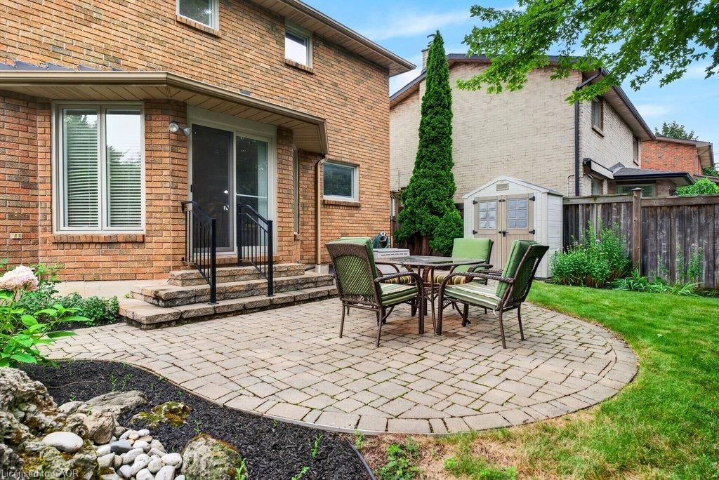 1152 Lockhart Road, Burlington — 34