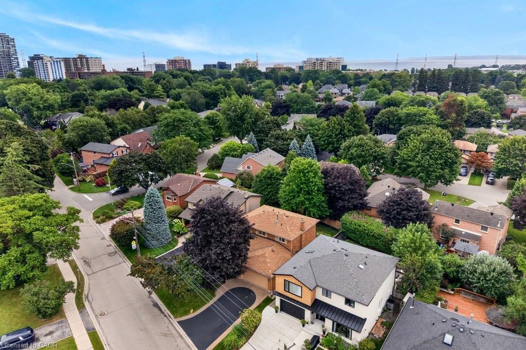 1152 Lockhart Road, Burlington — 38