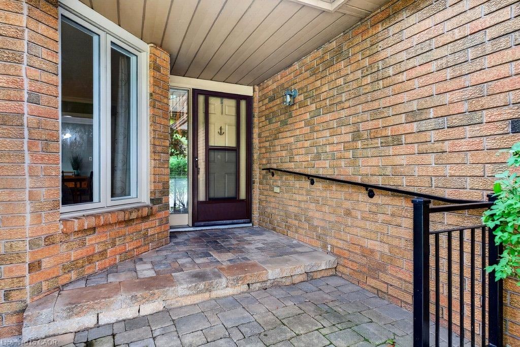 1152 Lockhart Road, Burlington — 4