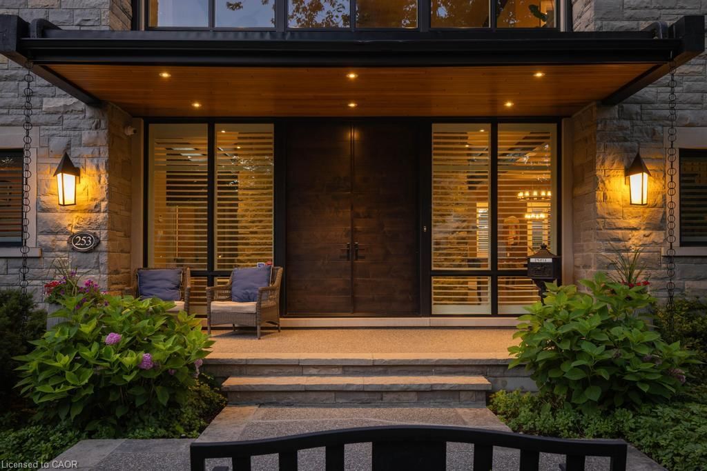 253 Rossmore Boulevard, Burlington — 11