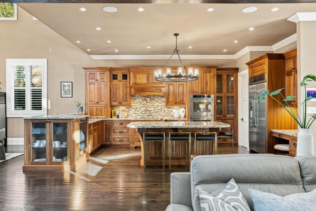 253 Rossmore Boulevard, Burlington — 18