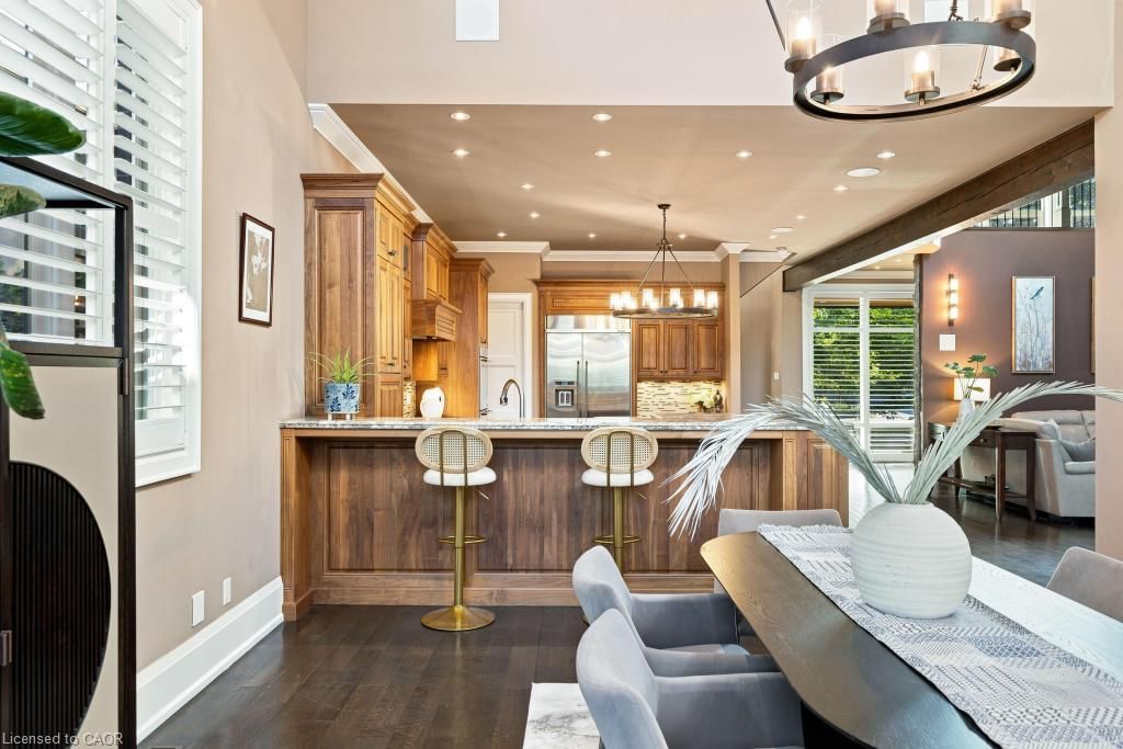 253 Rossmore Boulevard, Burlington — 23