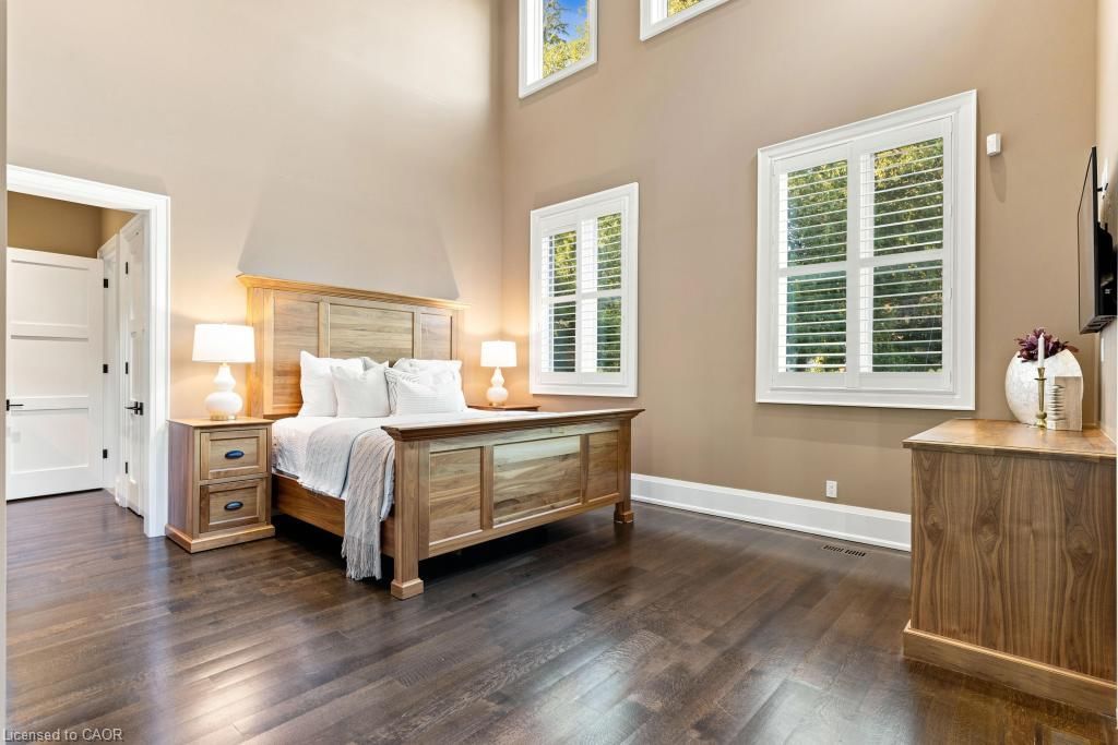 253 Rossmore Boulevard, Burlington — 26