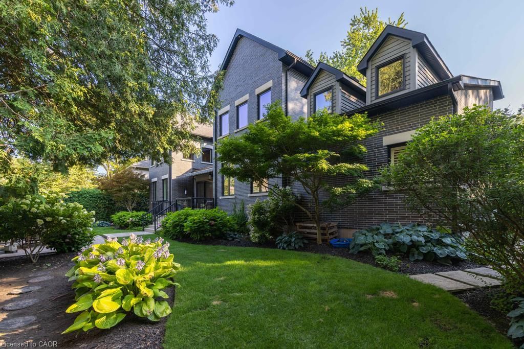 253 Rossmore Boulevard, Burlington — 3
