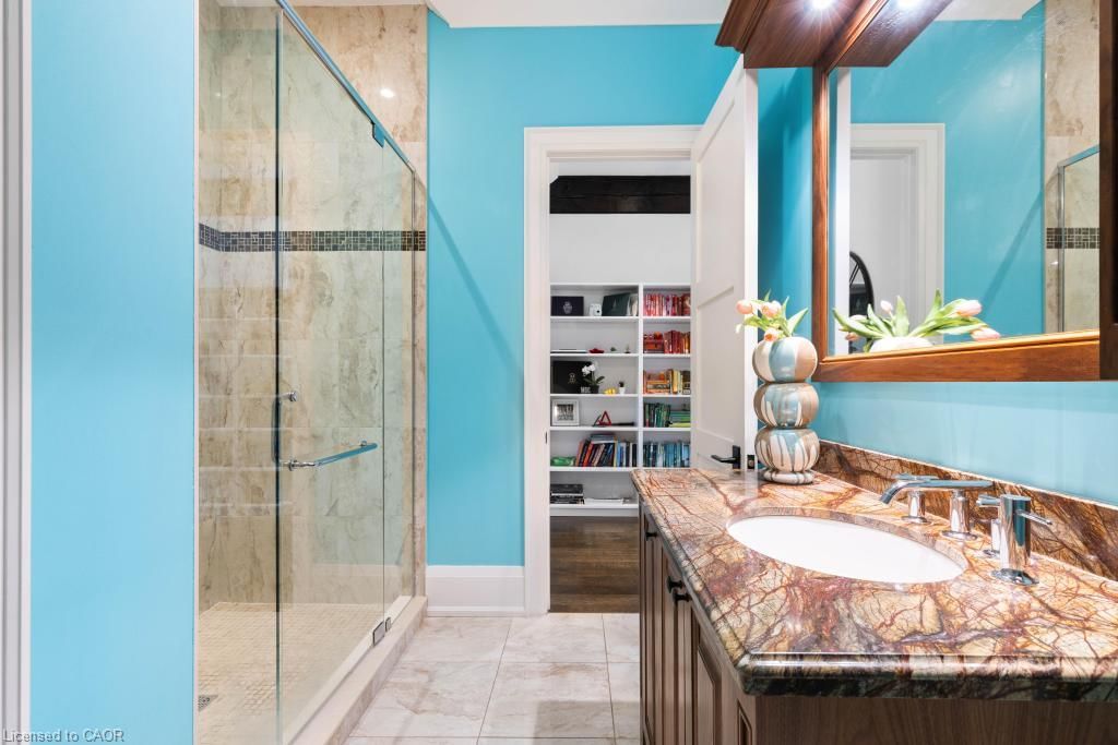 253 Rossmore Boulevard, Burlington — 34