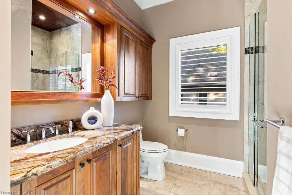 253 Rossmore Boulevard, Burlington — 36