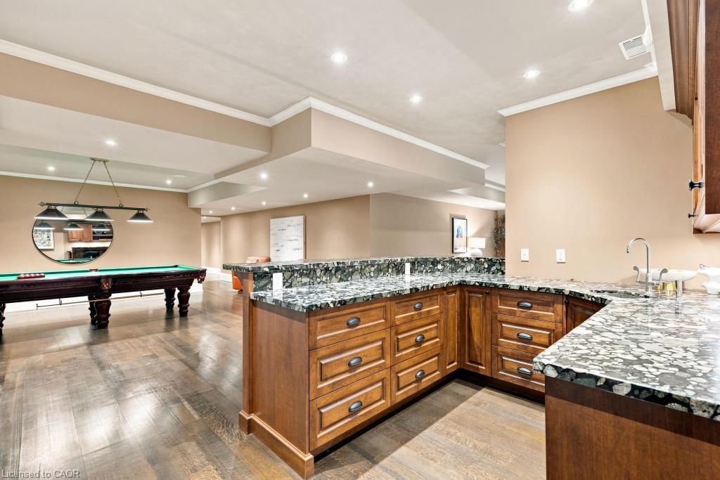 253 Rossmore Boulevard, Burlington — 38